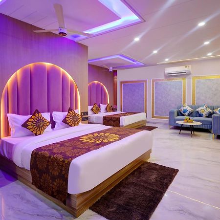 Hotel Armani Suites By Smart Group New Delhi Exterior photo